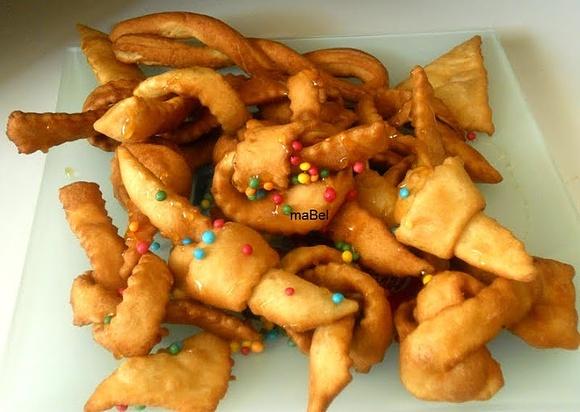 Bugie - Nudos fritos de carnaval con masa de vino