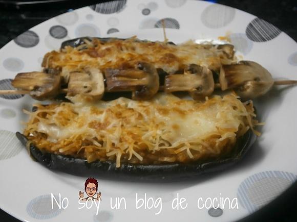Berenjenas rellenas de anchoas en microondas