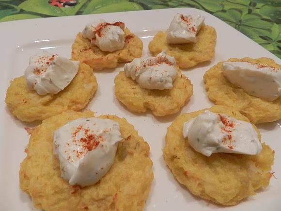 Tortitas de bacalao con queso a las finas hierbas