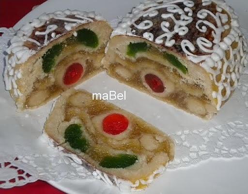 Pan de Cádiz con frutas confitadas y almendra