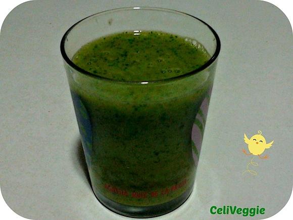 Batido verde de canónigos y plátano