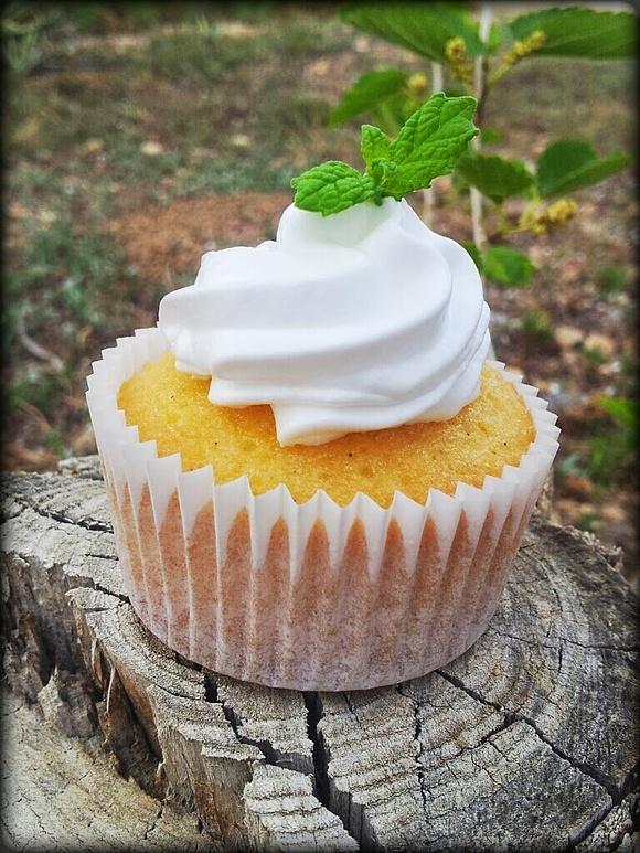 Cupcakes rellenos de lemon curd y merengue italiano