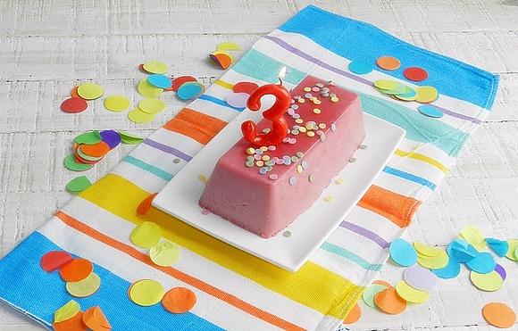 Cumpleblog y bavarois de frambuesa y queso cremoso