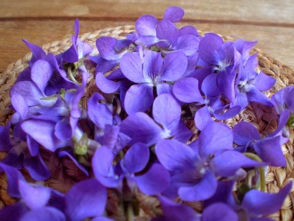 Maduixes amb gelea de violetes