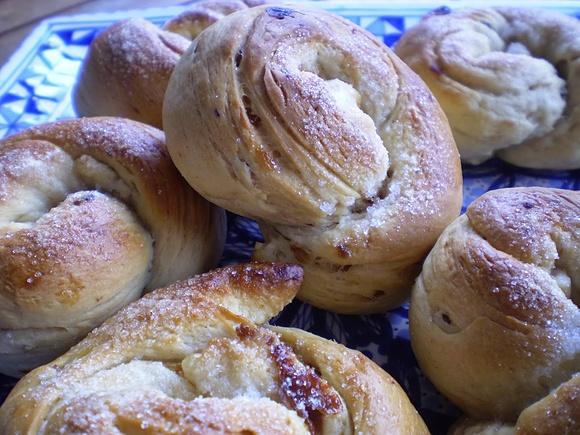 Caracoles dulces con pasas y canela