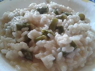 Risotto de espárragos y ajos tiernos