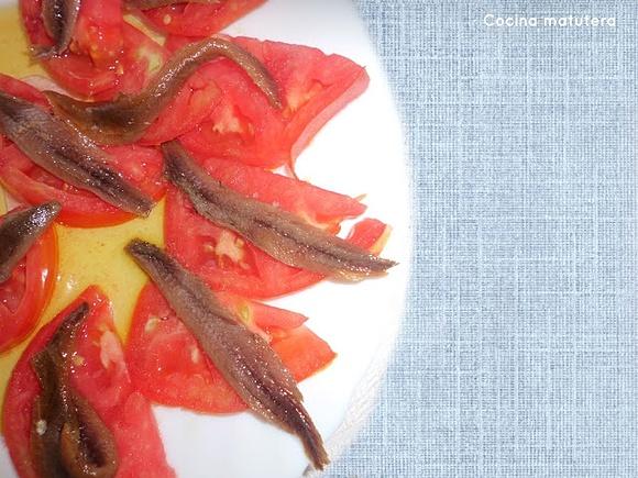 Tomates con anchoas